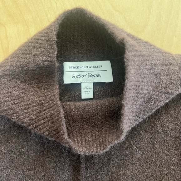 & Other Stories mock neck sweater. Size S - Picture 3 of 4